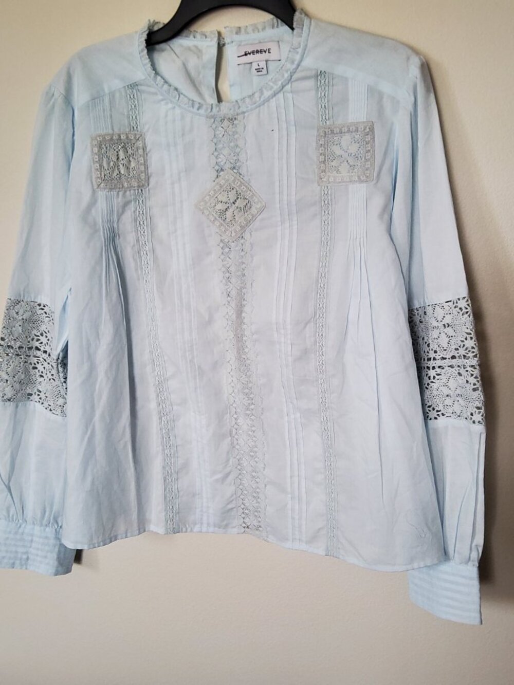 Evereve Romantic Blue and lace panel blouse size L